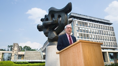 Jack Squier, MFA '52, sculptor and AAP Emeritus Professor of Art, speaks at the unveiling