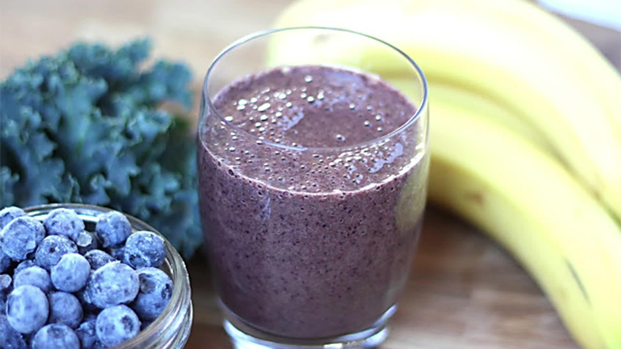 Blueberry Banana Green Smoothie - Healthy Greens Cooking Demo - Cornell ...